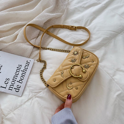 Modern női táska fém díszítéssel több színben