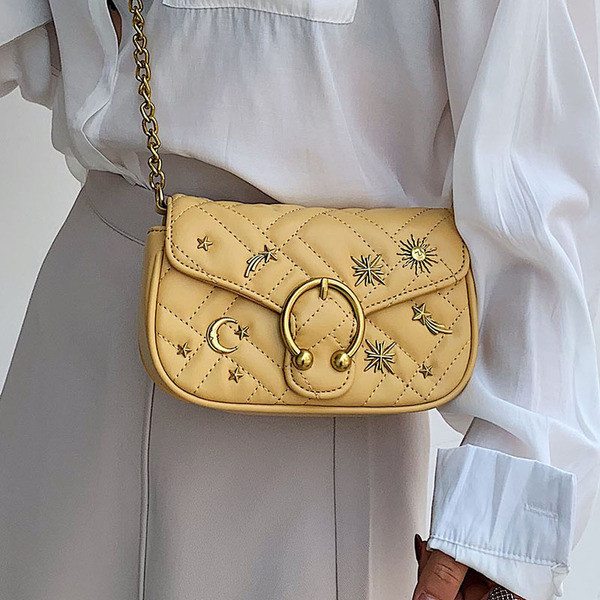 Modern női táska fém díszítéssel több színben