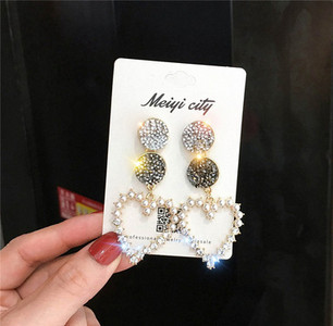 Női hosszú gyöngyös fülbevaló - két modell