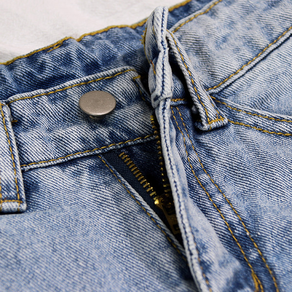 Pantaloni scurți casual de damă cu motive rupte în albastru și negru