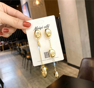 Cercei lungi de dama - de culoare aurie