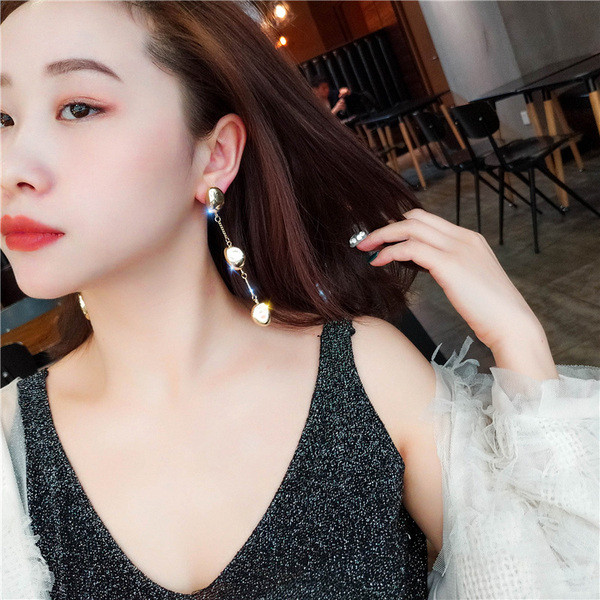 Cercei lungi de dama - de culoare aurie