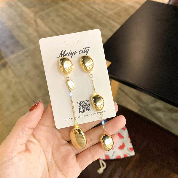 Cercei lungi de dama - de culoare aurie