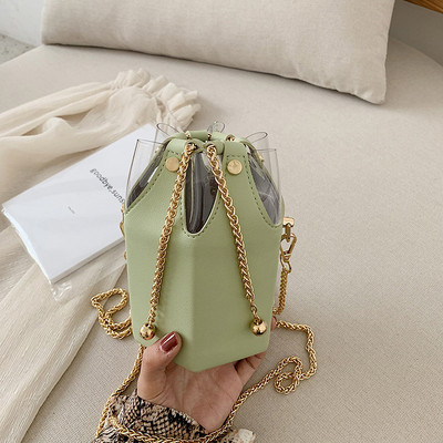 Fém díszítéssel ellátott női táska több színben