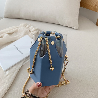 Fém díszítéssel ellátott női táska több színben