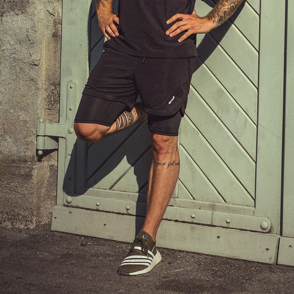 Pantaloni scurți sport pentru bărbați cu jambiere în mai multe culori