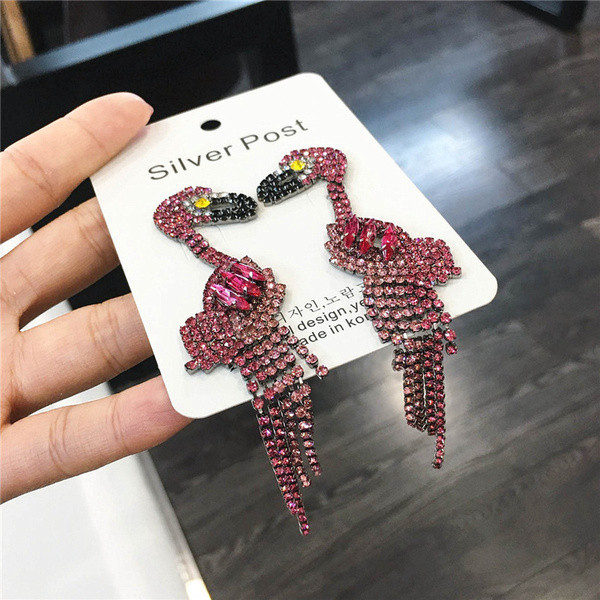 Cercei moderni de dama cu pietre roz