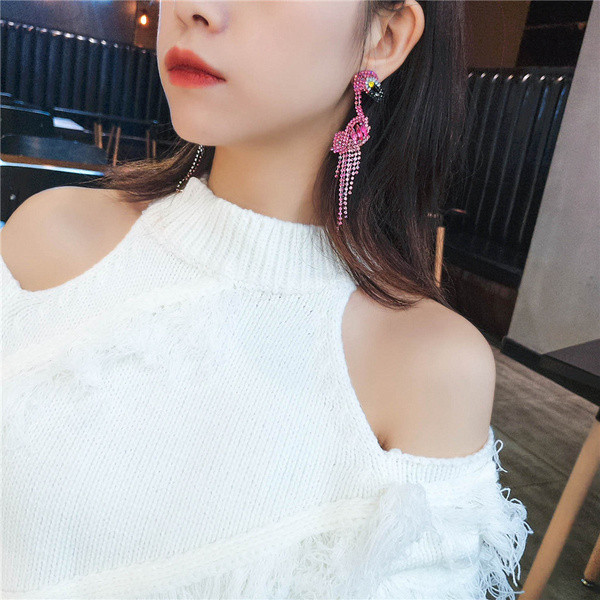 Cercei moderni de dama cu pietre roz