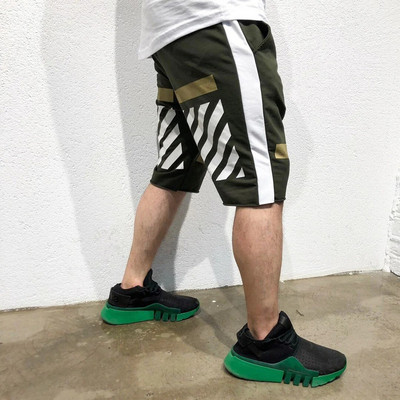 Pantaloni scurți moderni pentru bărbați cu imprimeu în mai multe culori