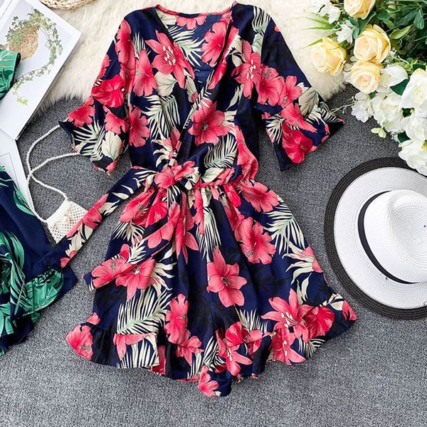 Γυναικεία ολόσωμη φόρμα σε floral σχέδια και V-neck