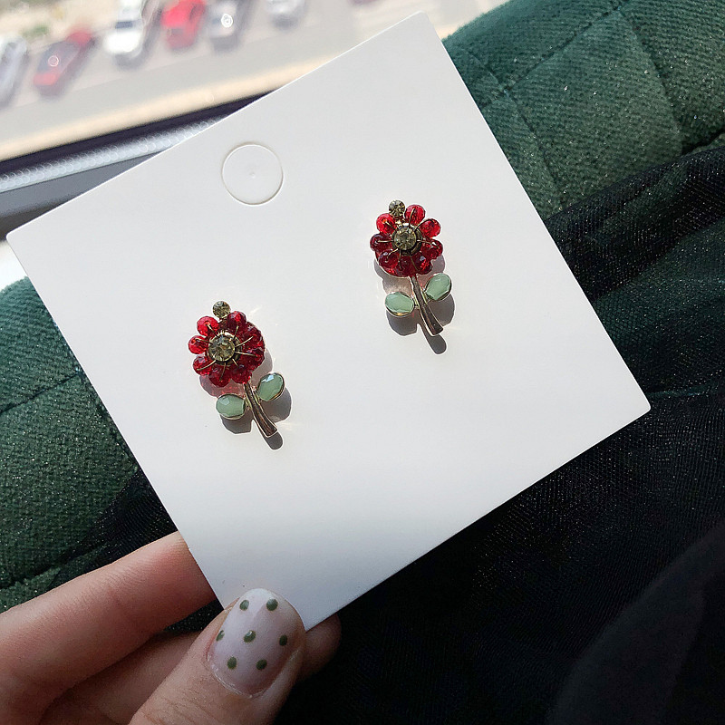 Cercei de dama in trei culori in forma de floare