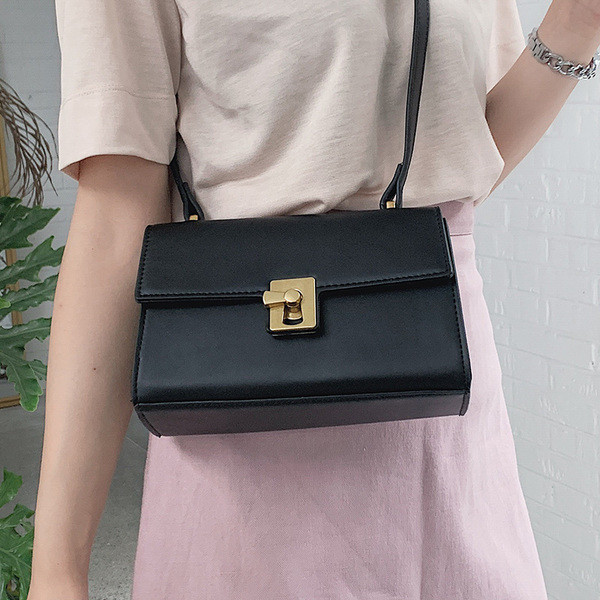 Geanta de dama eleganta cu decor metalic in mai multe culori