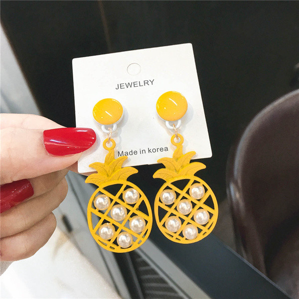 Cercei de dama in galben cu perle decorative