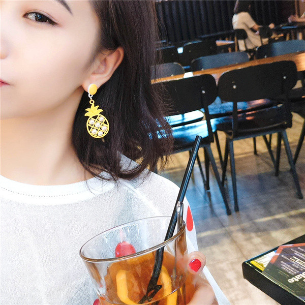 Cercei de dama in galben cu perle decorative