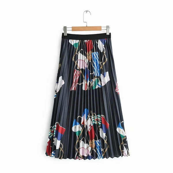 Fusta pliată elegantă de damă, cu aplicație colorată