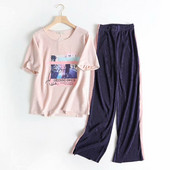 Γυναικείο σύνολο παντελόνι και T-shirt με κοντό μανίκι