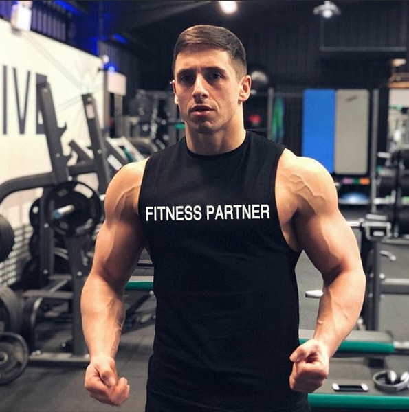 Férfi sportcipő fekete, zöld és bézs felirattal