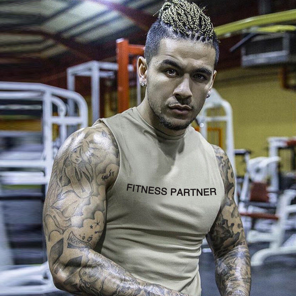 Férfi sportcipő fekete, zöld és bézs felirattal