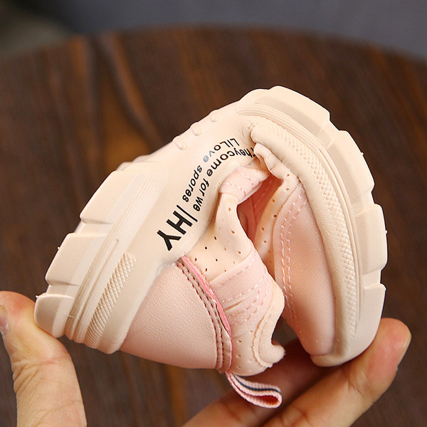 Adidași pentru copii în trei culori - pentru băieți și fete