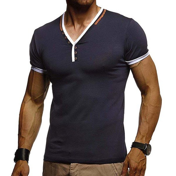 Modern férfi póló kék, fekete és fehér gombokkal