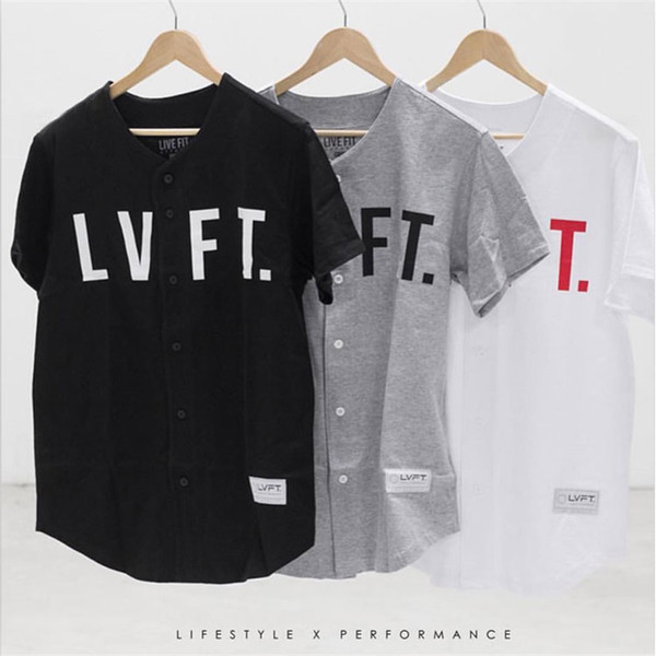 Tricou de bărbați modern cu nasturi și inscripție în trei culori