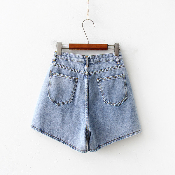 Pantaloni scurți de damă din denim în două culori