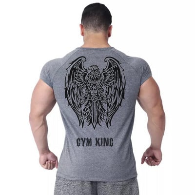 Tricou barbatesc model Slim cu aplicatie pe spate in mai multe culori