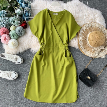 Alkalmi női ruha rövid ujjal, több színben V-nyakkal