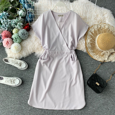 Alkalmi női ruha rövid ujjal, több színben V-nyakkal