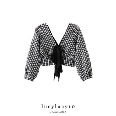 Bluză scurtă de damă în carouri cu decolteu în V și mâneci lungi