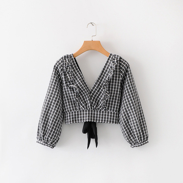 Bluză scurtă de damă în carouri cu decolteu în V și mâneci lungi