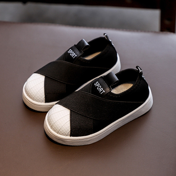 Gyermek tornacipő fehér és fekete színben - fiúknak