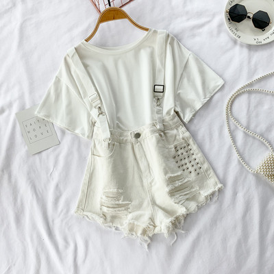 Pantaloni scurți de damă din denim cu bretele în alb și albastru