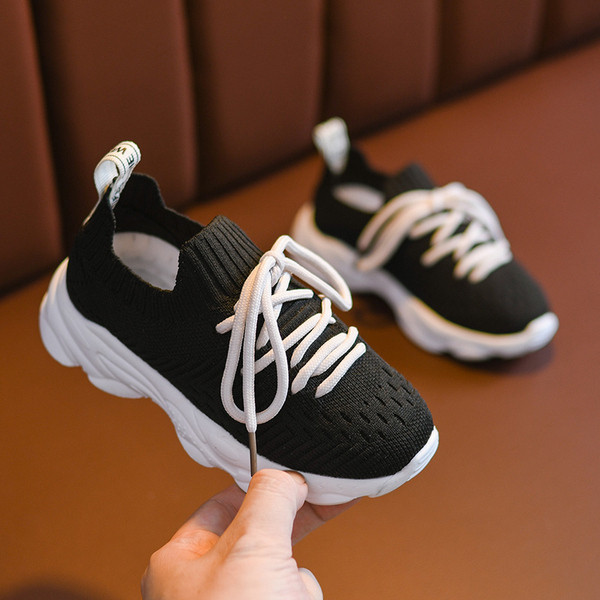 Gyerek tornacipő rózsaszín és fekete színben lányoknak