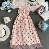 Rochie elegantă de damă, cu tul și bretele subțiri, în culoarea roz