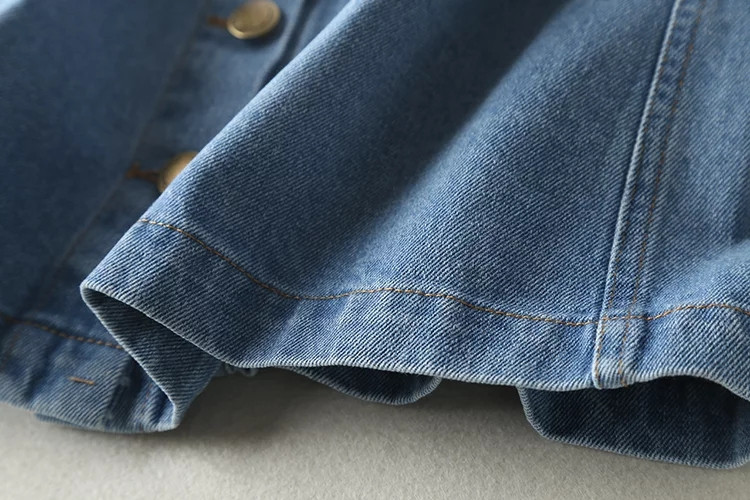 Fusta de dama din denim cu nasturi si broderie