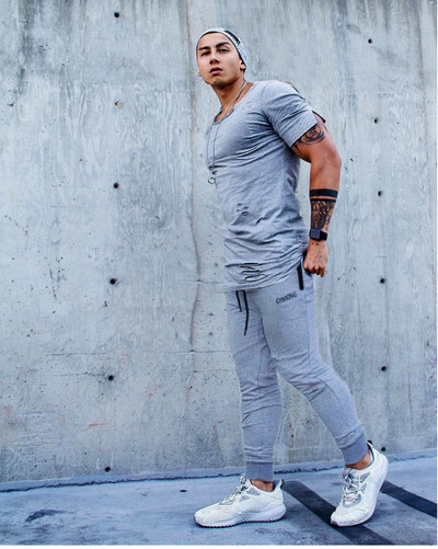 Спортен мъжки панталон с надпис в няколко цвята