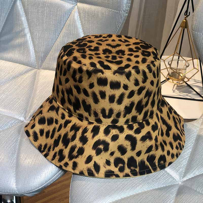 Palarie moderna de dama cu model leopard in trei culori