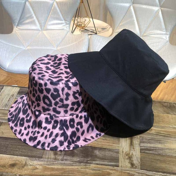 Palarie moderna de dama cu model leopard in trei culori