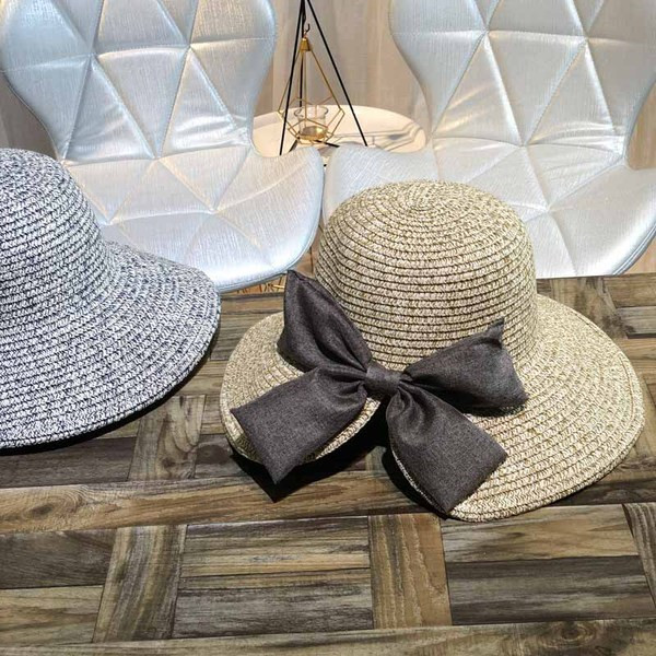 Nyári női sapka rojtokkal és szalaggal, négy színben