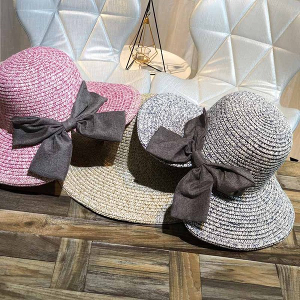 Nyári női sapka rojtokkal és szalaggal, négy színben