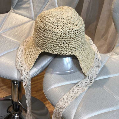 Stílusos női sapka szalaggal, három modellben