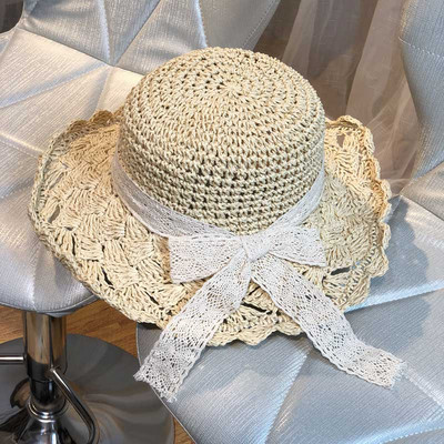 Stílusos női sapka szalaggal, három modellben