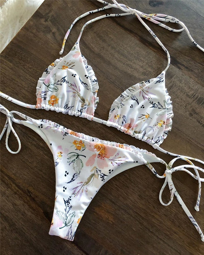 Costum de baie modern cu model floral