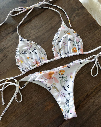 Μοντέρνο μαγιό με floral πριντ