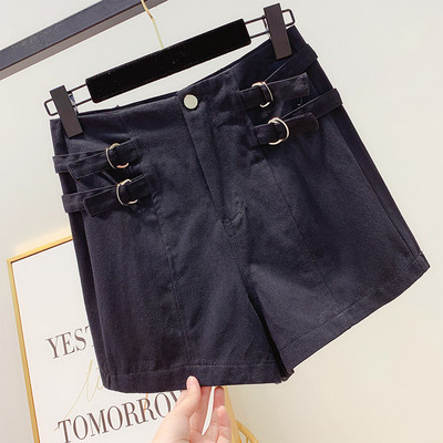 Modern, magas derekú női rövidnadrág fehér és fekete színben