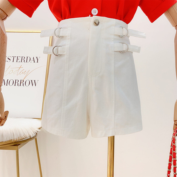 Modern, magas derekú női rövidnadrág fehér és fekete színben