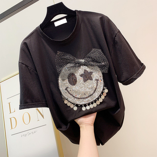 Rövid ujjú, flitteres díszítésű női póló