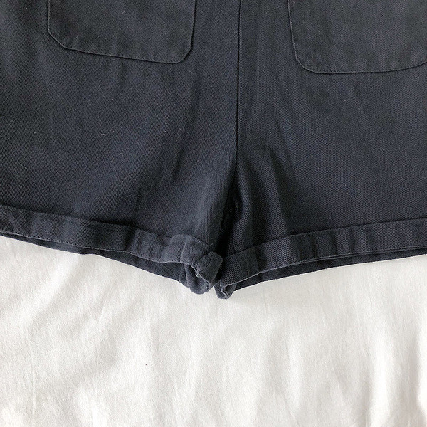 Μοντέρνα γυναικεία ολοσωμη φόρμα  με κεντήματα και τσέπες σε μαύρο, λευκό και πράσινο χρώμα