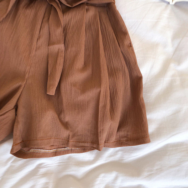 Stílusos női rövidnadrág nyakkendővel több színben